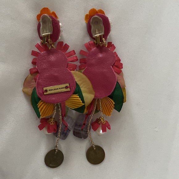 Ranjana khan clip on long flower and sea shell statement earrings - Picture 2 of 5